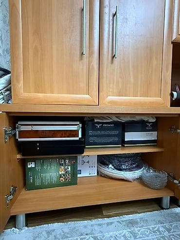хранение: Большая мебельная стенка для гостиной или столовой в классическом — 2