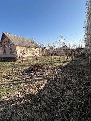 Дома: 🏡 Срочно продается дом в ж/м Ала-Тоо-2! ✅ 5-комнатный дом ✅ Участок — — 10