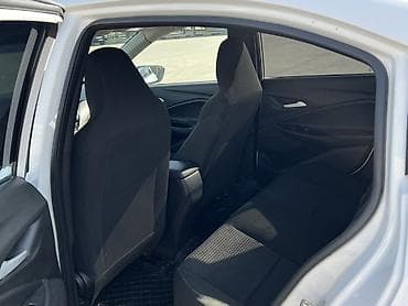 mersedes e: Chevrolet Onix: 2020 г., 1 л, Автомат, Бензин, Седан — 3