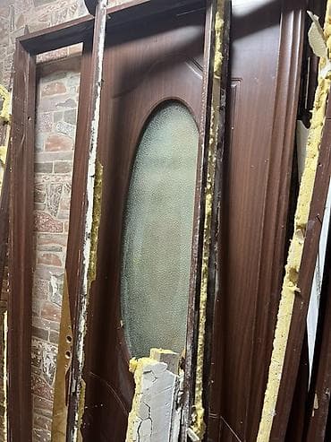 Межкомнатные двери с коробками, цвет — тёмный орех (имитация