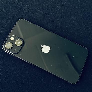 IPhone 13, Б/у, 256 ГБ, Midnight, Чехол, 84 %