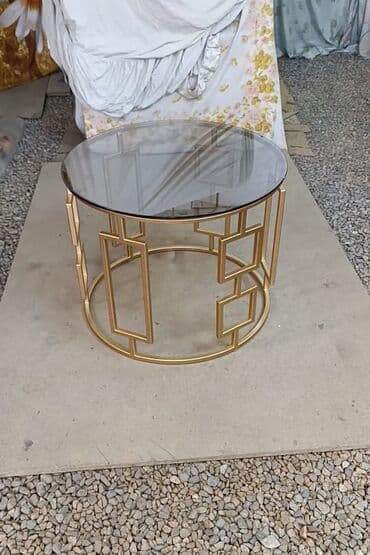 мраморный письменный стол: Журнальный столик с круглой стеклянной столешницей. - Столешница — 2