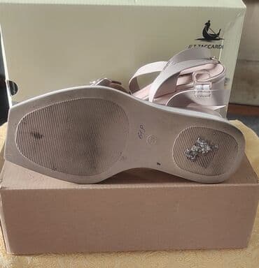 шлепка: Босоножки нюдовые с белой подошвой. Необычная танкетка, очень — 4