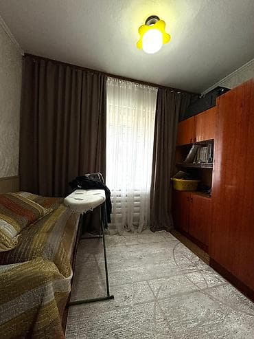 дом из оша: Продается дом🏠 📍Район западного автовокзала По ул. Жумабека Площадь — 6