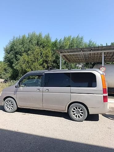фора: Honda Stepwgn: 2001 г., 2 л, Газ, Минивэн — 3