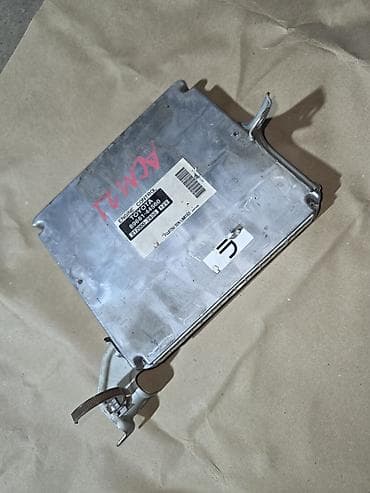 э 2: Блок управления двигателем (ECU) Toyota - Оригинальный номер: 860 - — 1