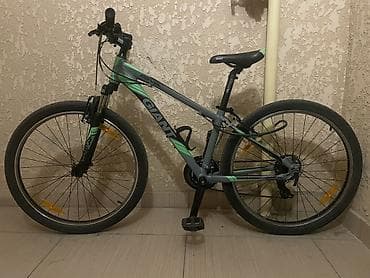 Велосипеды: Горный велосипед, Giant, Рама XS (130 -155 см), Алюминий, Б/у — 1