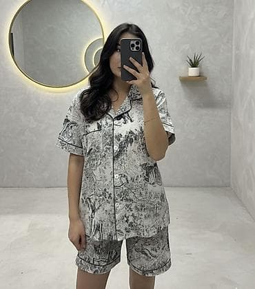 Платья: Пижамный комплект с шортами и рубашкой и штанами Оформление: коробка — 8