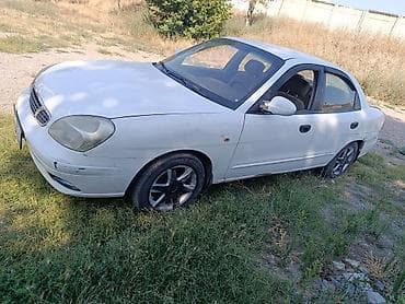 Daewoo Nubira: 2002 г., Механика, Бензин, Седан — 3