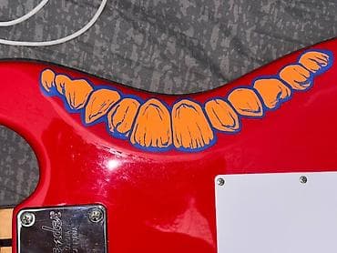 Гитары: Электрогитара Squier by Fender в стиле Stratocaster(реплика) с ярким — 2