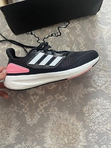 Личные вещи: Кроссовки adidas - Модель: дорожный (road) кроссовок с амортизацией — 2