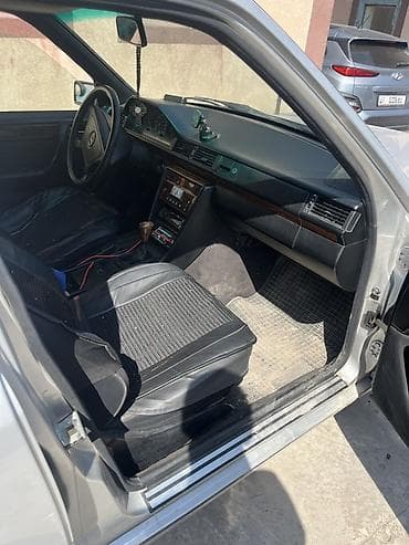 салон сиденья на мерседес 124: Mercedes-Benz W124: 1993 г., Седан — 4