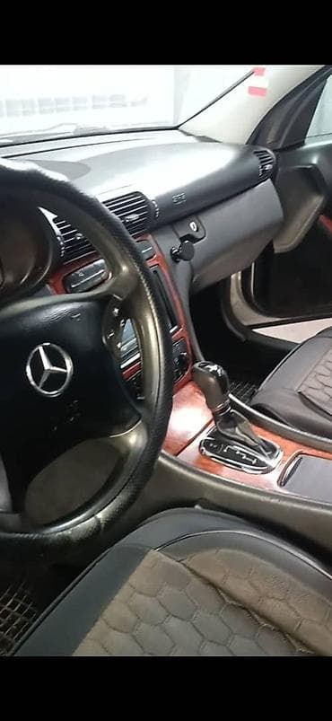 Mercedes-Benz C-Class: 2001 г., 2 л, Автомат, Бензин, Седан — 4