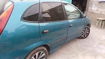 Nissan Almera Tino: 2003 г., Хэтчбэк