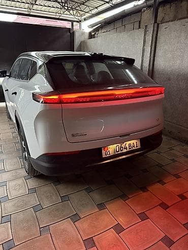 byd 05: Dongfeng : 2026 г., 0.1 л, Робот, Электромобиль, Кроссовер — 4