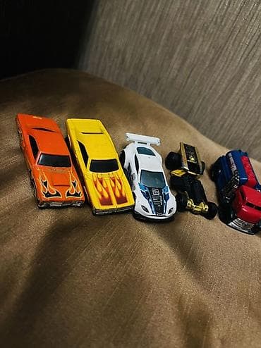 маленькие машинки: Набор металлических машинок Hot Wheels(5 шт.) - Две классические — 1