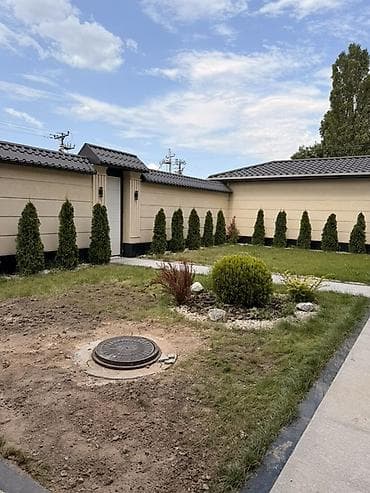 дом из дерева: Двухэтажный загородный дом в классической архитектуре с просторной — 3