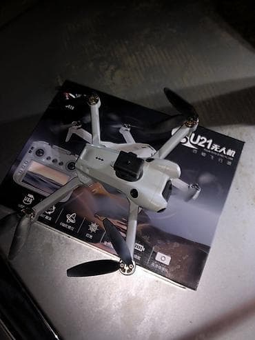 Фотоаппараты: Квадрокоптер SU21 с пультом ДУ и встроенным экраном Комплектация: - — 6