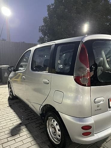 Toyota Verso: 2000 г., Механика, Бензин — 7
