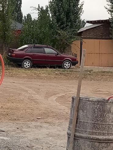 пассад: Volkswagen Passat: 1990 г., Лифтбек — 4