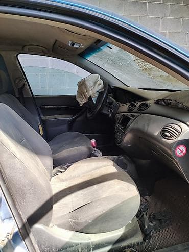 Скупка авто: Ford Focus II до рест универсал 2000 года выпуска синий цвет. Объем — 3