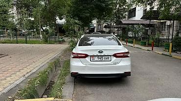 купить мерс с: Toyota Camry: 2017 г., Вариатор, Гибрид, Седан — 7
