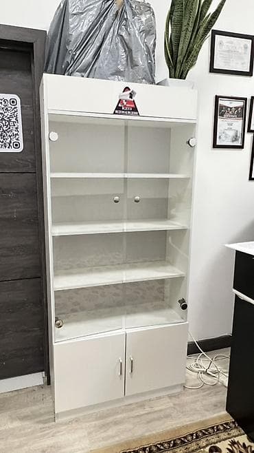 Продаю новые Витрины для торговли: Размер: Высота: 180 см; Ширина: 80