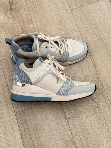 nike react: Кроссовки Michael Kors оригинал 
Брали за 12000с в Дубай
Торг на месте — 1