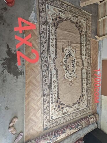 трехстворчатый шкаф с антресолью: Ковер Б/у, 400 * 200, Безналичная/наличная оплата — 1