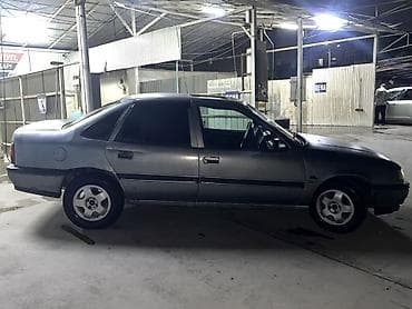 опел: Opel Vectra: 1991 г., 1.6 л, Механика, Бензин, Седан — 4