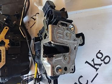 милениуи: Замок двери Mercedes-Benz 2001 г., Б/у, Оригинал, Германия — 2