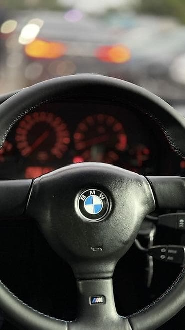 хелла: BMW M5: 1991 г., Механика, Бензин, Седан — 8