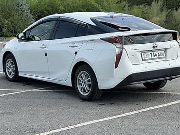 Toyota Prius: 2017 г., 1.8 л, Автомат, Гибрид, Лифтбек — 2