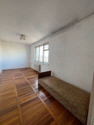 купить квартиру в 4 микрорайоне: 3 комнаты, 58 м², 104 серия, 4 этаж, Старый ремонт — 2