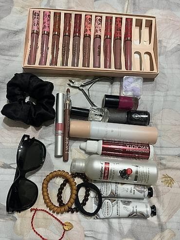 наборы косметкии: Набор косметики и аксессуаров для макияжа и ухода Цена за всё — 1