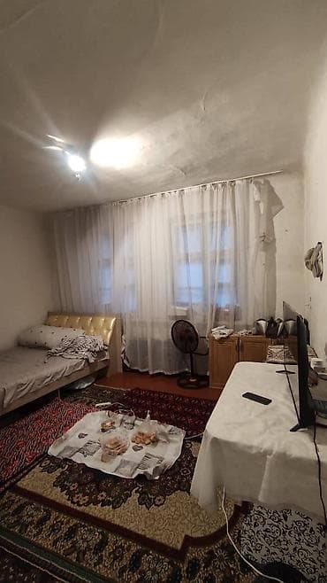 Үйлөрдү ижарага берүү: Барак, 44 м², 2 бөлмө, Кыймылсыз мүлк агенттиги, Эски ремонт — 1