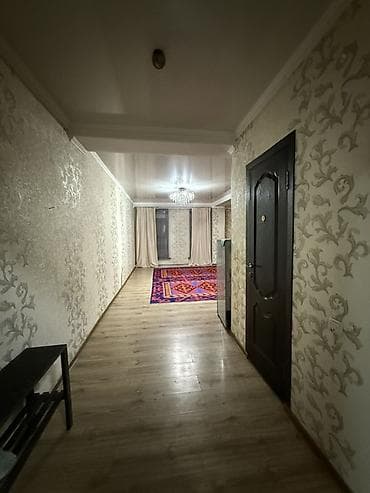 продам гараж: Сдается просторная студия с кухонной зоной. 5 этаж. Улица: мурманская — 4