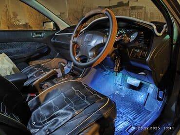 обшивки фит: Honda Accord: 1999 г., Автомат, Бензин, Седан — 9