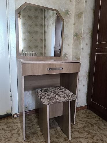 Трюмо с зеркалом 3000с
Адрес: 6мкр тел at lalafo.kg Трюмо с зеркалом 3000с
Адрес: 6мкр тел