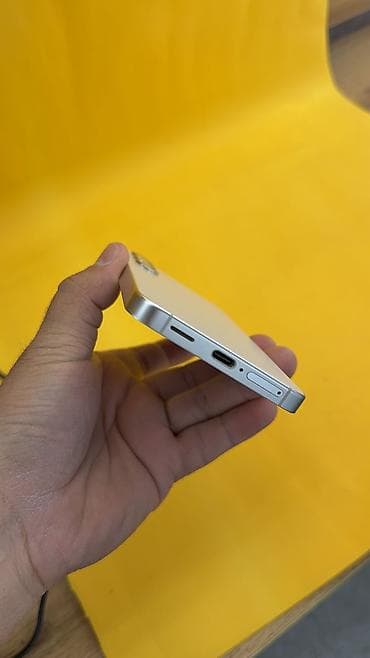 realme 6s: Samsung Galaxy S24, Б/у, 512 ГБ, 1 SIM, eSIM — 10