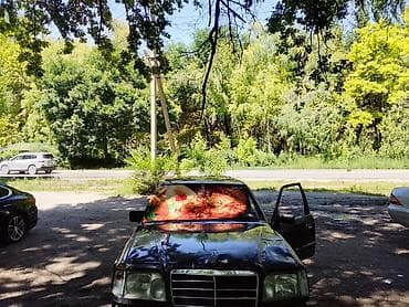 Транспорт: Mercedes-Benz W124: 1990 г., Седан — 1
