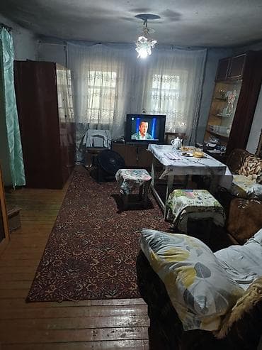 улица: Дом с участком - Жилой одноэтажный дом с 3 комнатами: гостиная, две — 3