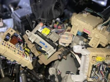 продаю дом: Петли капота Toyota, Б/у, Оригинал — 27