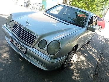 бардачок между сиденья: Mercedes-Benz E-Class: 1995 г., 3.2 л, Автомат, Бензин, Седан — 4
