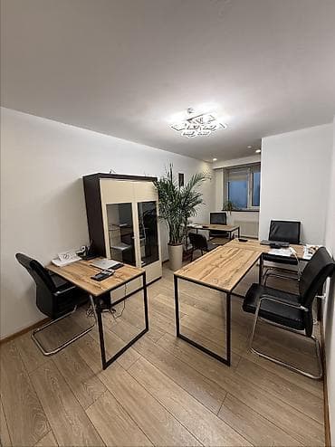 продаю или меняю на квартиру: Аренда офисов, 133 м², В торговом центре, С видом на горы, 1 линия, С оборудованием — 2