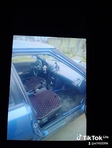 mazda 121: Mazda 323: 1992 г., 1.6 л, Ручные, Бензин, Лифтбек — 2