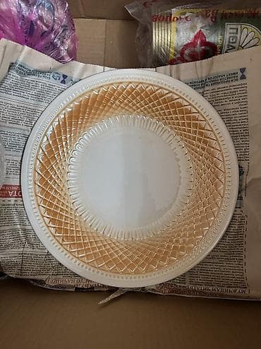 Продается блюда 
Салатники советские 
В отличном качестве и состоянии — 1