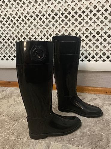 Продаю резиновые сапоги Armani jeans 39 размер. В идеальном состоянии at lalafo.kg Продаю резиновые сапоги Armani jeans 39 размер. В идеальном состоянии
