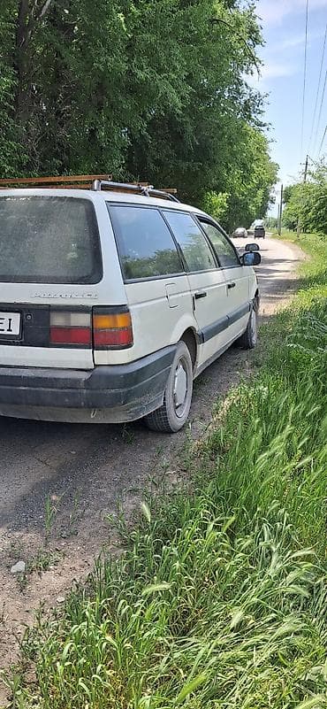 Транспорт: Volkswagen Passat Variant: 1990 г., 1.8 л, Кол менен иштөөчү, Бензин, Универсал — 4
