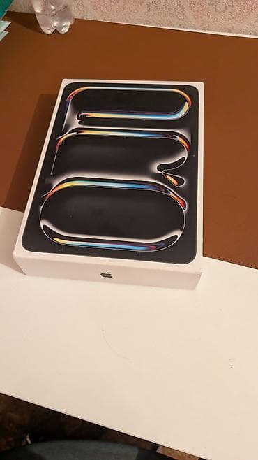 Планшеты: IPad Pro 11" (М4) с чехлом‑клавиатурой - Дисплей 11", узкие рамки — 10